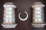 Kanda and Kambi , were traditionally worn by Maher women.